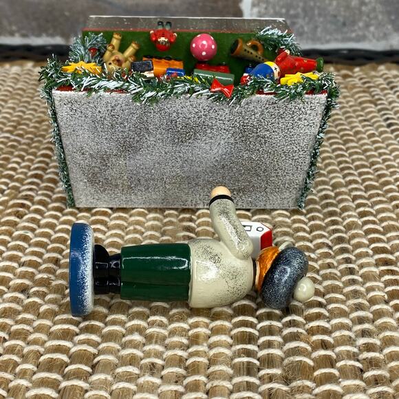 Kathe Wohlfahrt Winter Wonderland Toy Booth Hand Crafted Wooden Christmas Decor - Picture 15 of 16